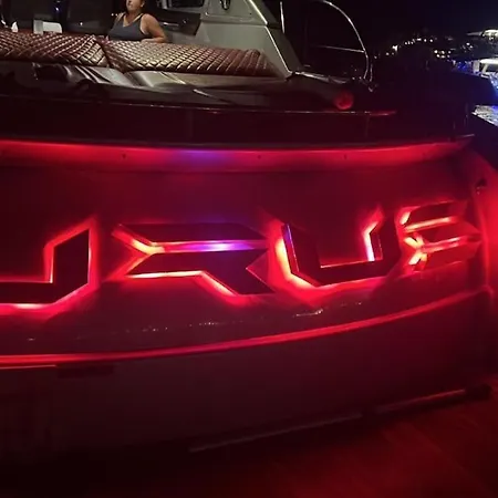 بوتيل Urus - Live The Experience *