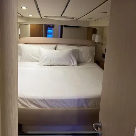 Hotel en barco Urus - Live The Experience