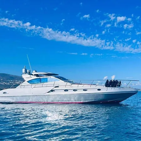 Hotel en barco Urus - Live The Experience *